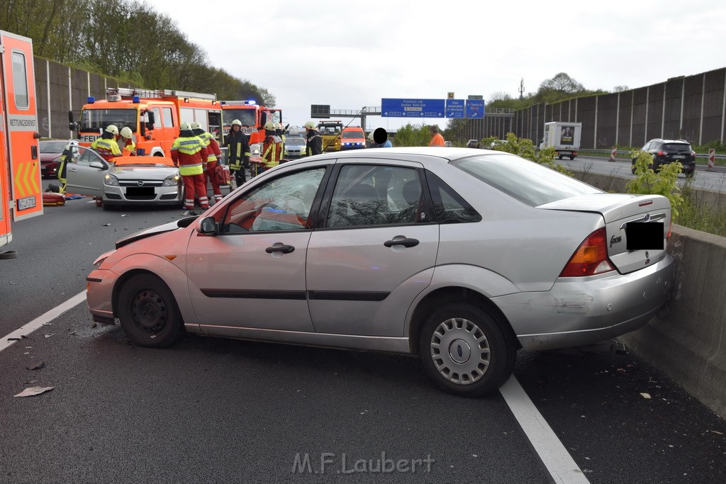 VU Auffahrunfall A 3 Rich Oberhausen kurz vor AS Koeln Dellbrueck P020.JPG - Miklos Laubert